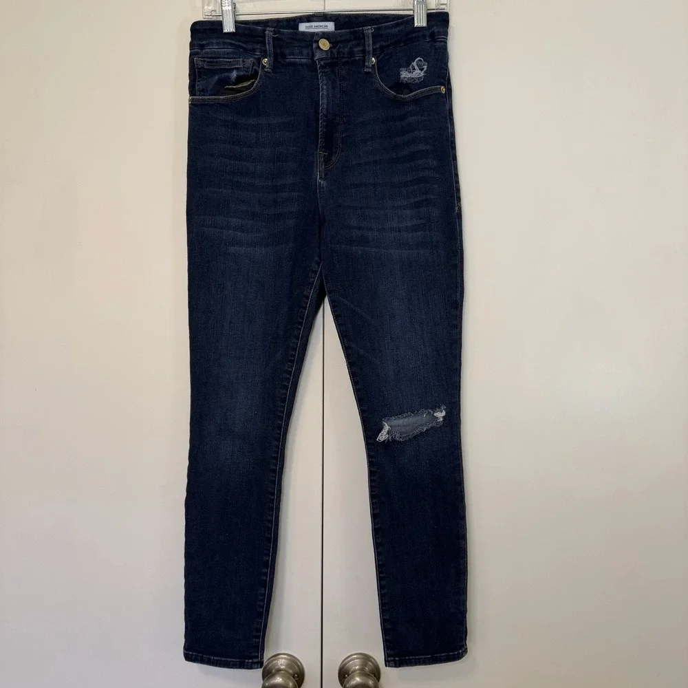 Good American Good Legs Crop Jeans - Picture 1 of 6